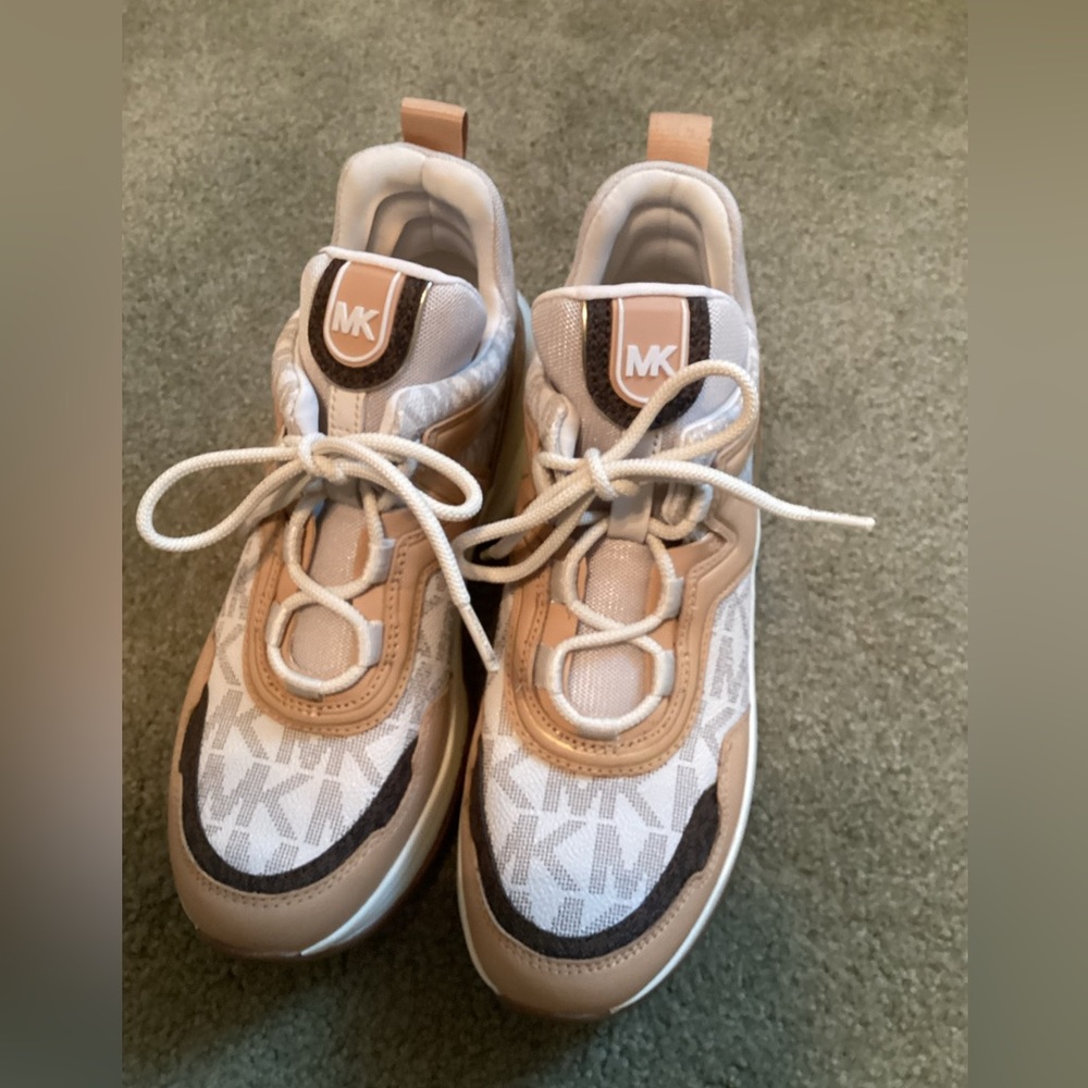 New MK Ladies Running Shoes Christmas gift and to large 7.5